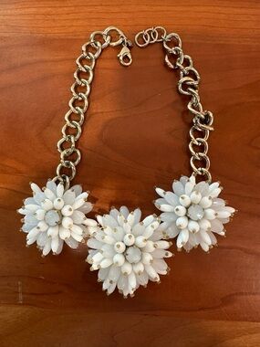 Banana Republic White Floral Statement Necklace - Gold Chain